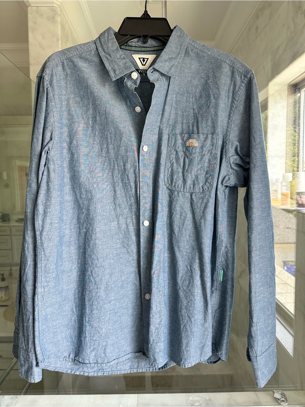 VISSLA Men’s Chambray Button-Down Shirt - Light Blue